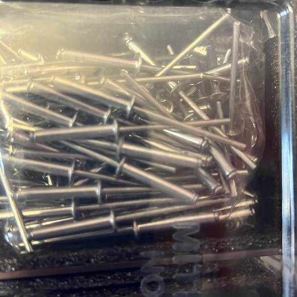 NEW Aluminum Blind Rivets 400 pieces of 4 sizes GSK Corp Hard Plastic Case - Picture 4 of 14